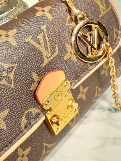 '- Pochette Camille