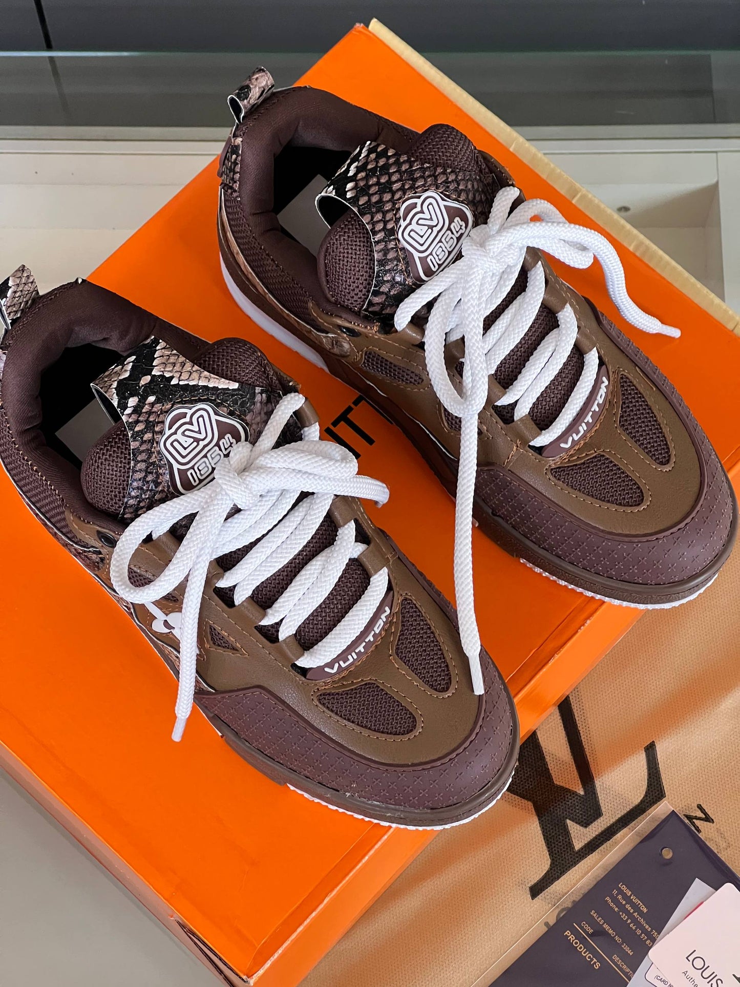 '- Walk'n Sneaker