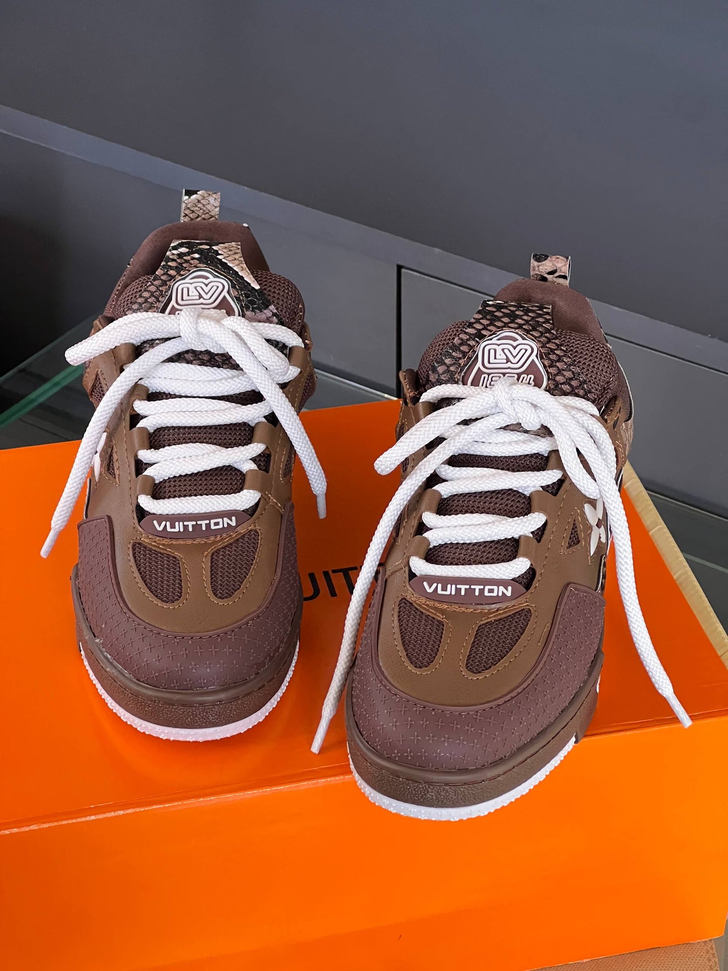 '- Walk'n Sneaker