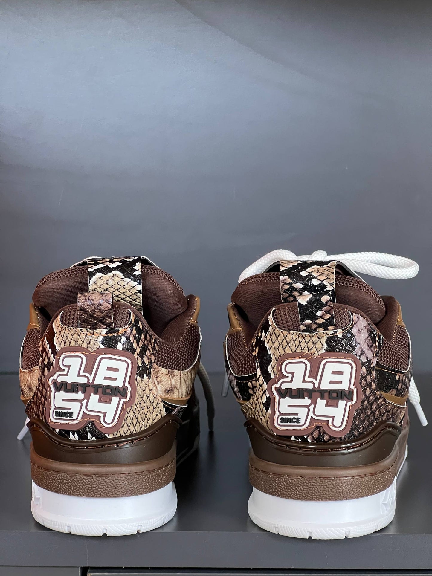 '- Walk'n Sneaker