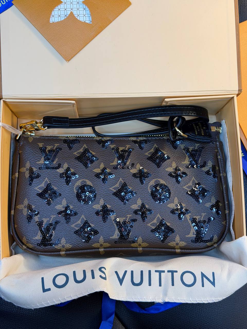 Pochette Accessoires - (Video)