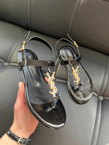 'Y Sandals