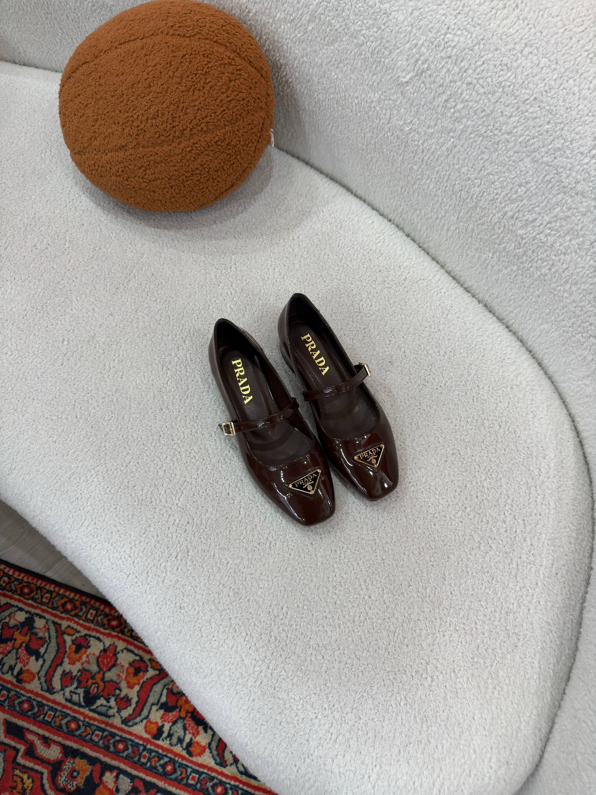 P -Shoes