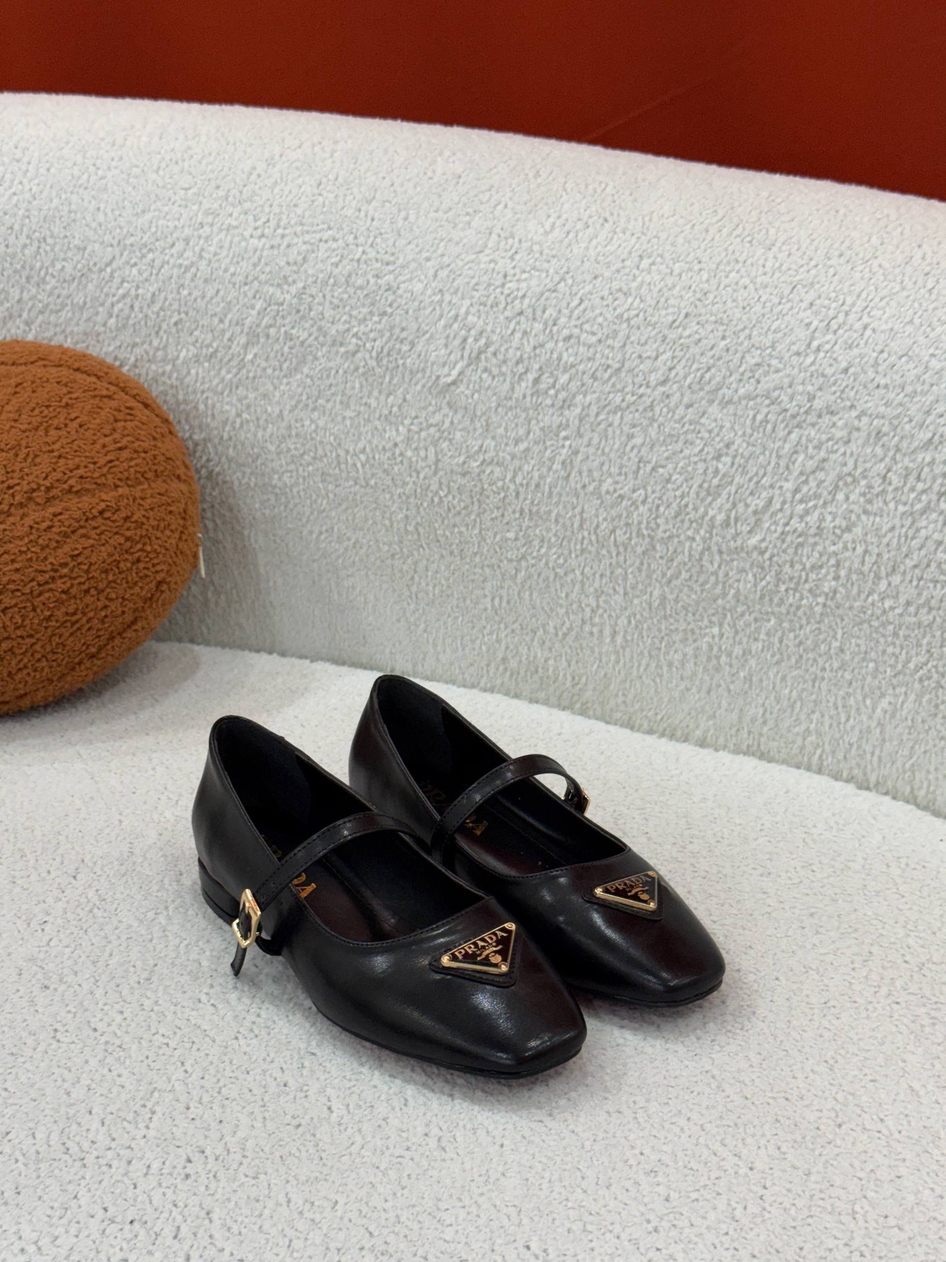 P - Shoes
