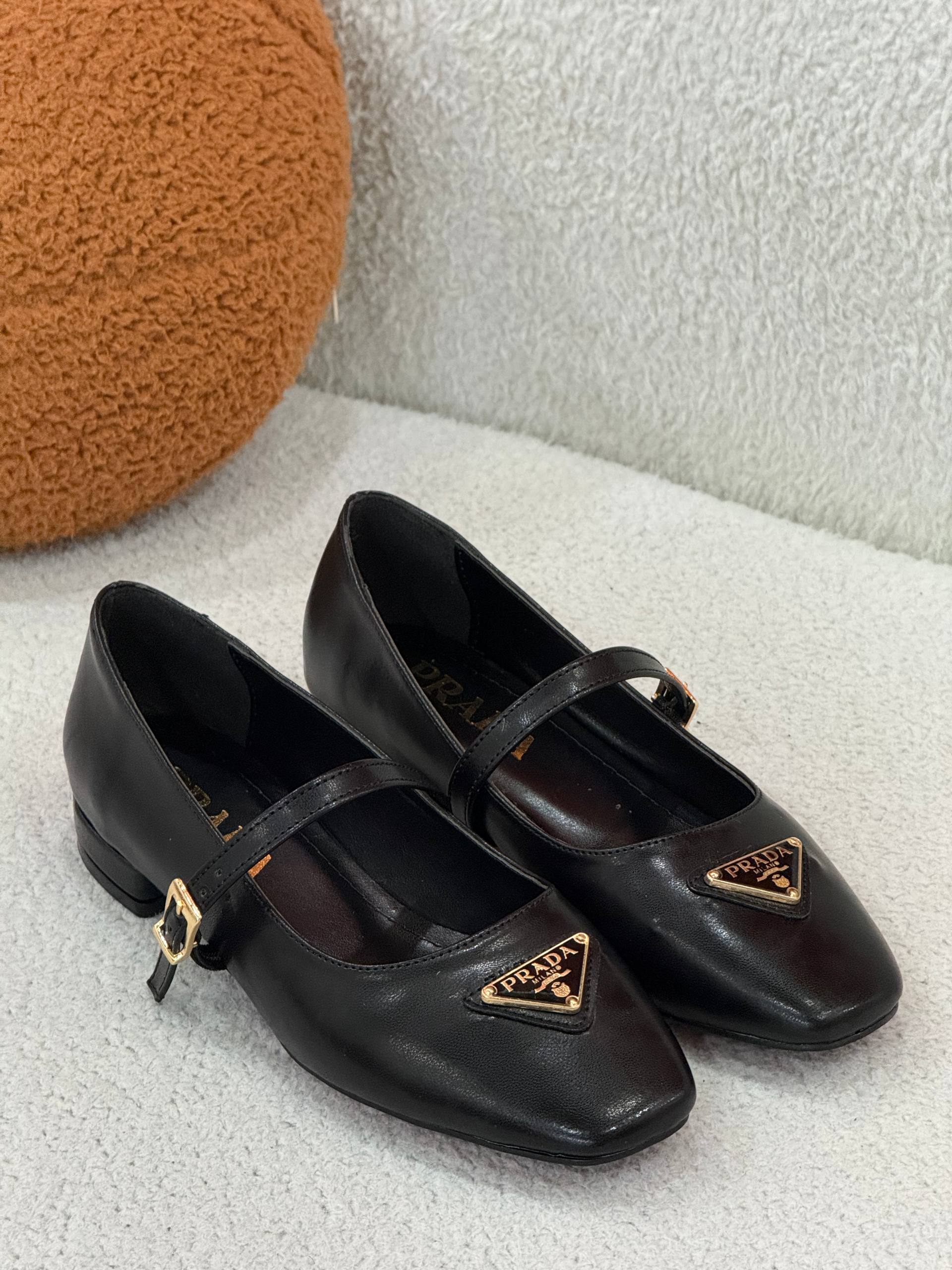 P - Shoes