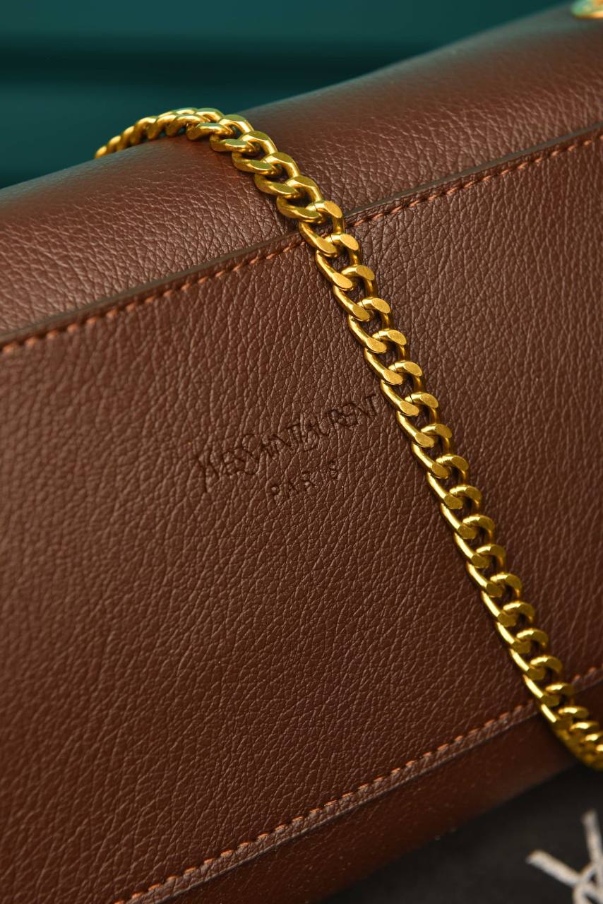 '-Medium Reversible Kate Flap Bag