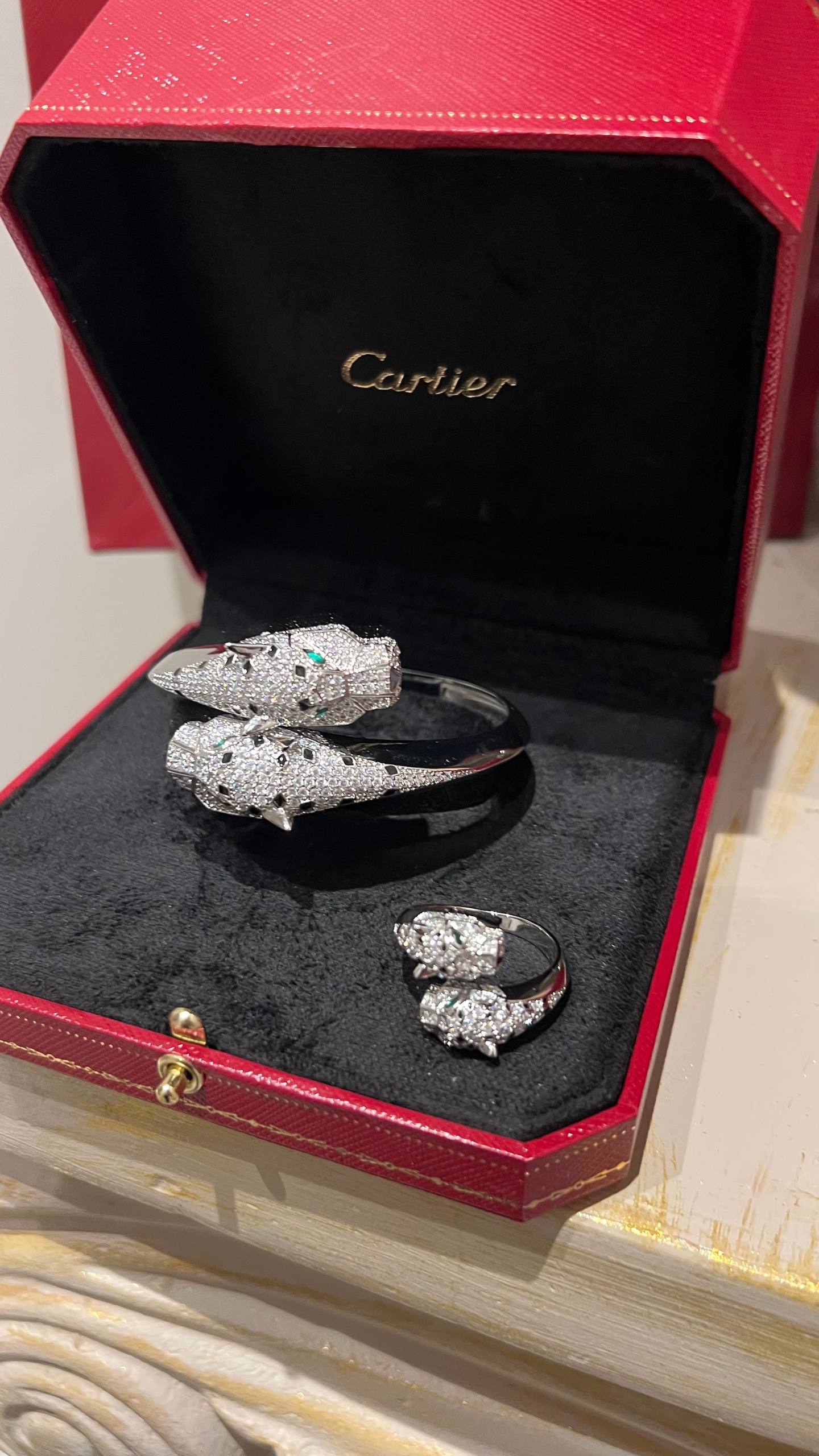 C- Bracelet ring + box  Fullset