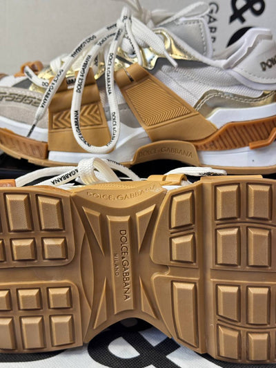 D - Shoes
