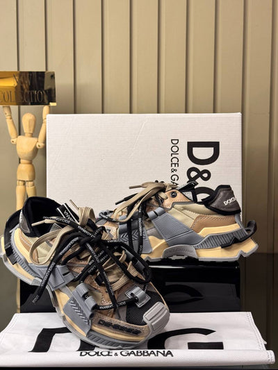 D - Shoes