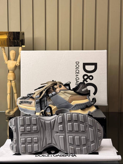 D - Shoes