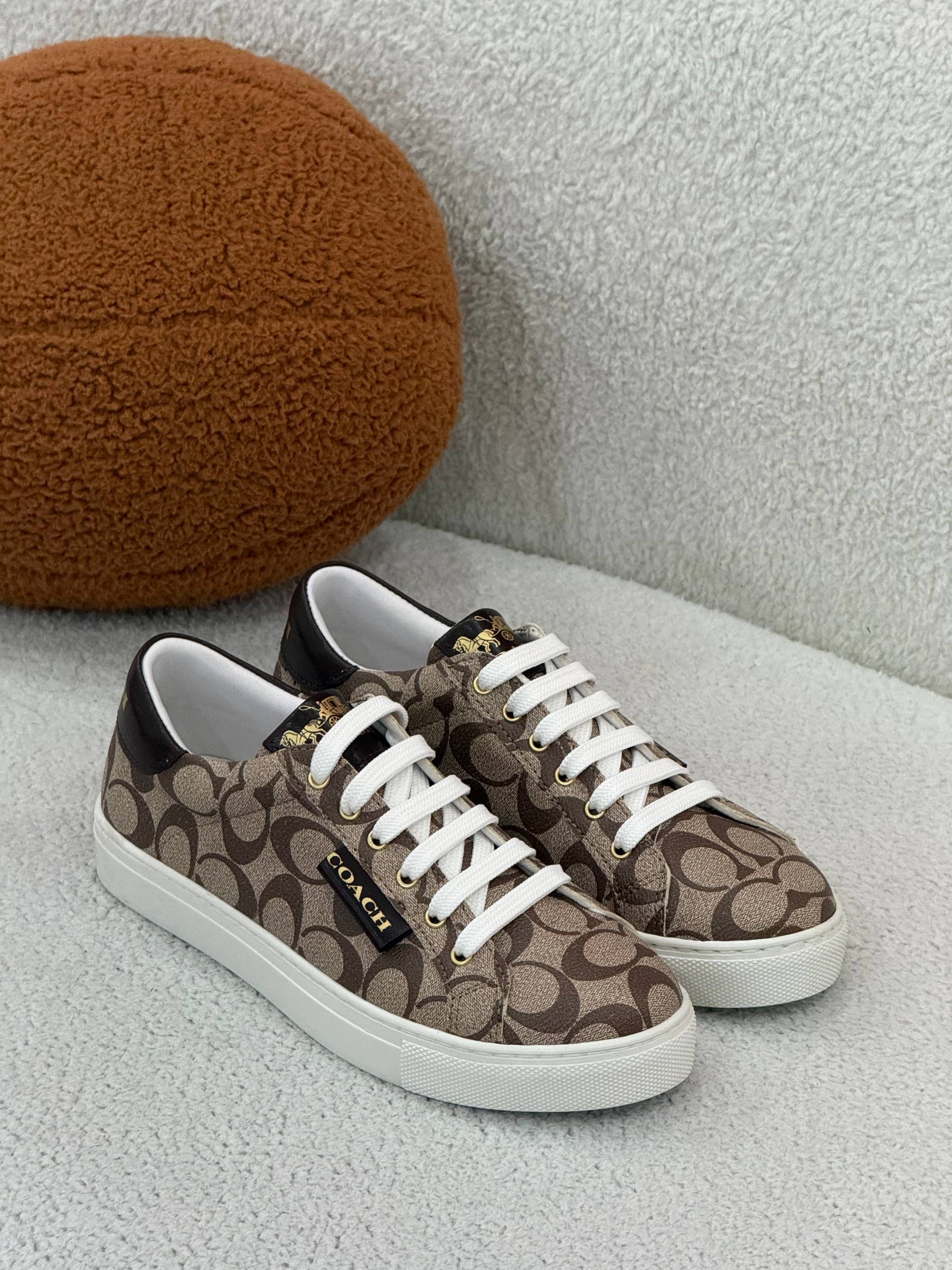 C - SNEAKERS
