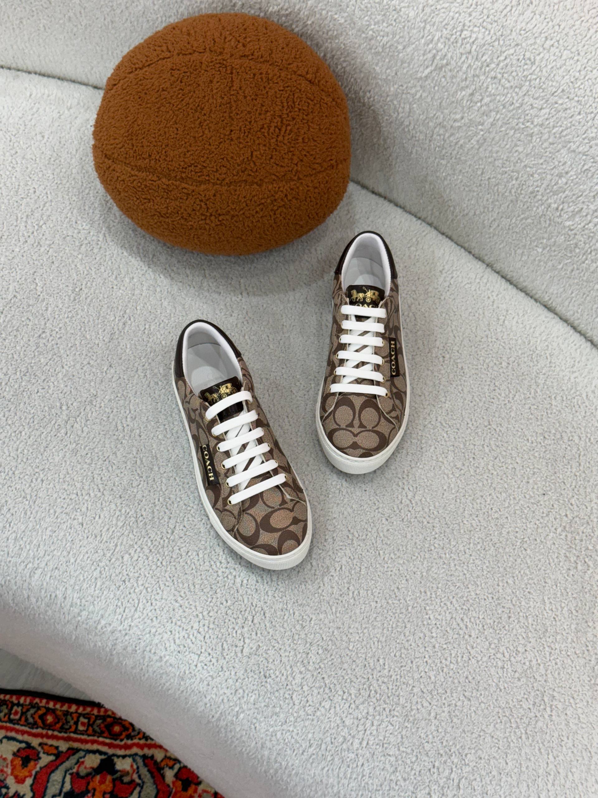 C - SNEAKERS
