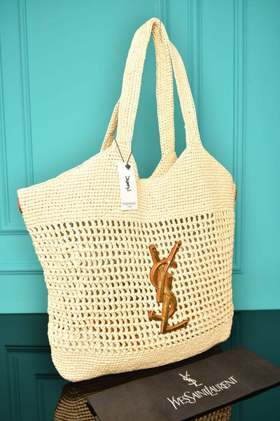 '-Icare in Raffia