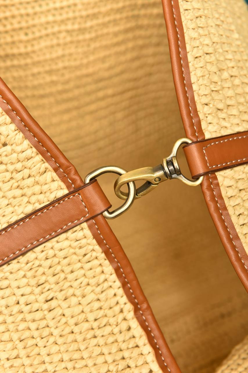 '- Tote Raffia