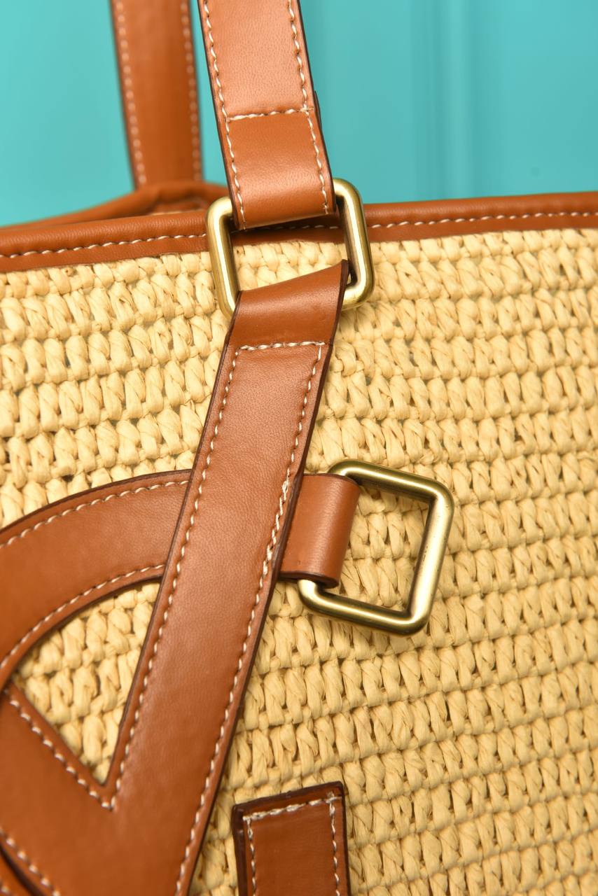 '- Tote Raffia