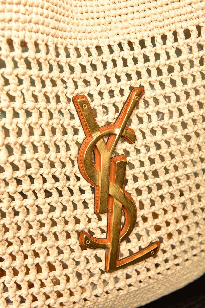 '-Icare in Raffia