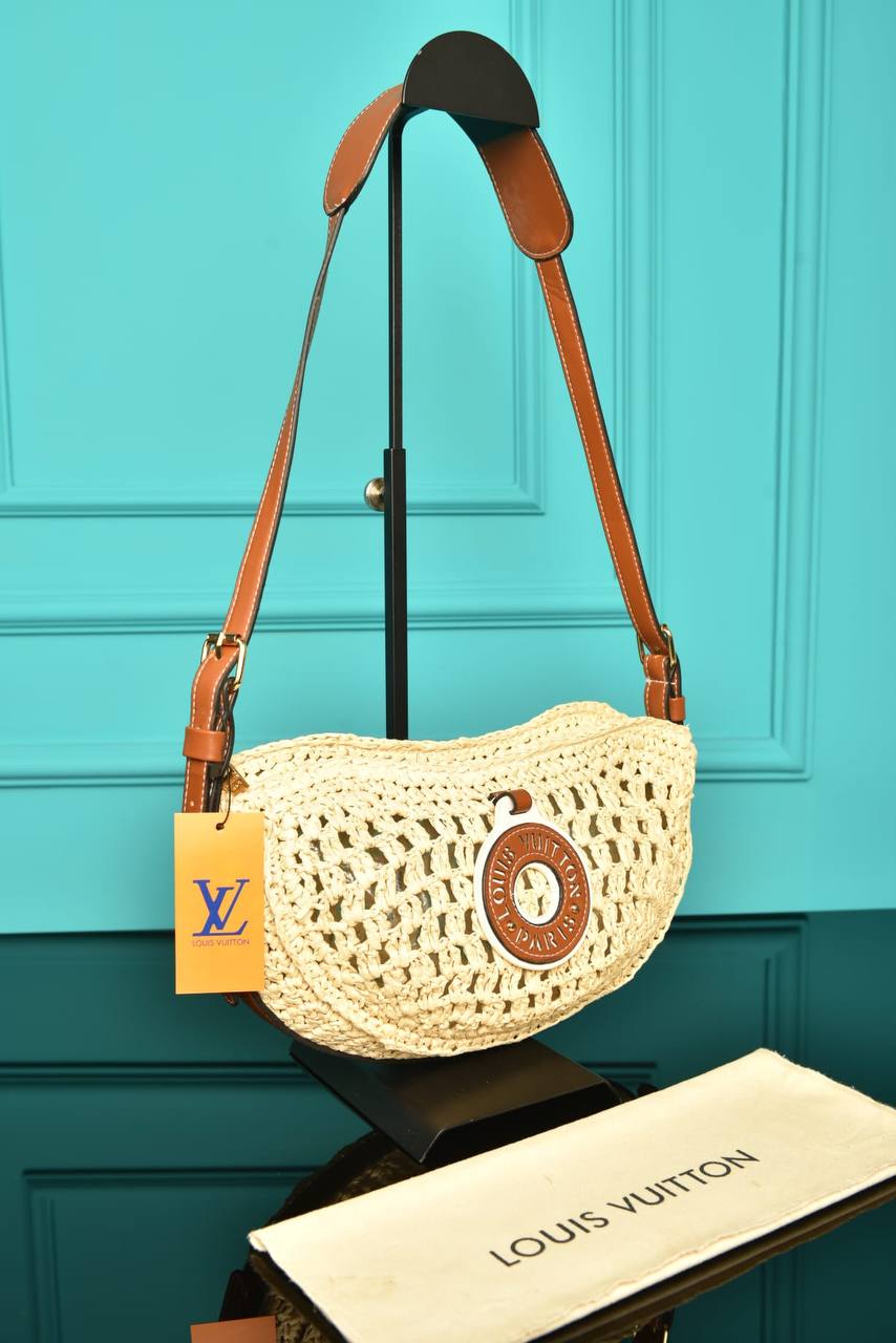 '-Icare in Raffia