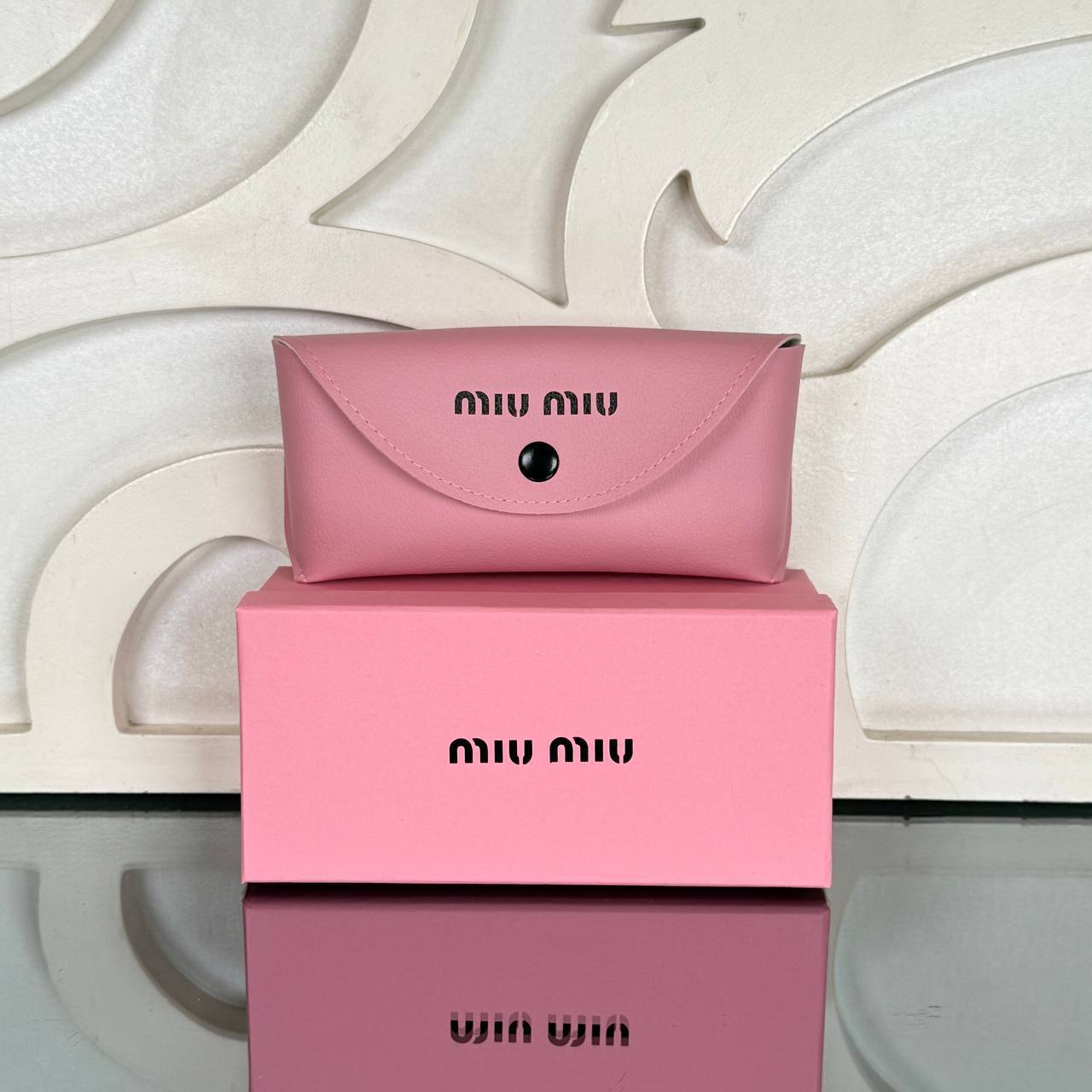 M - Sunglasses