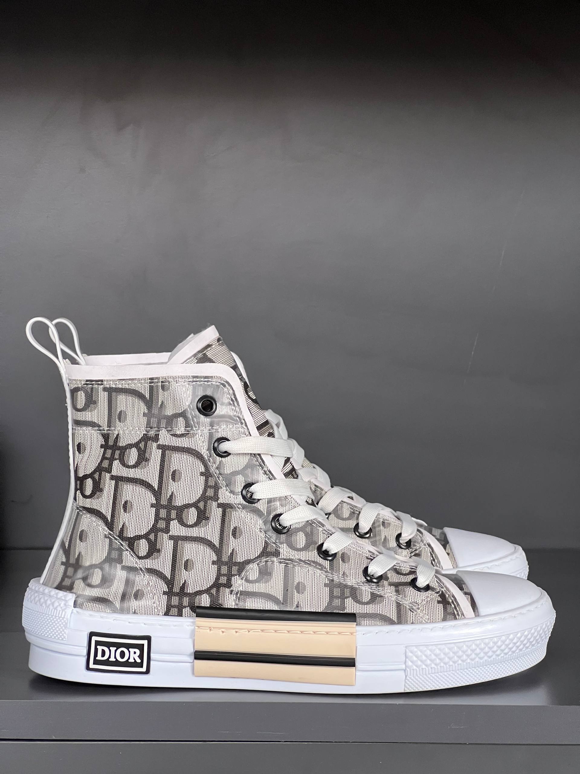 '-D Shoes