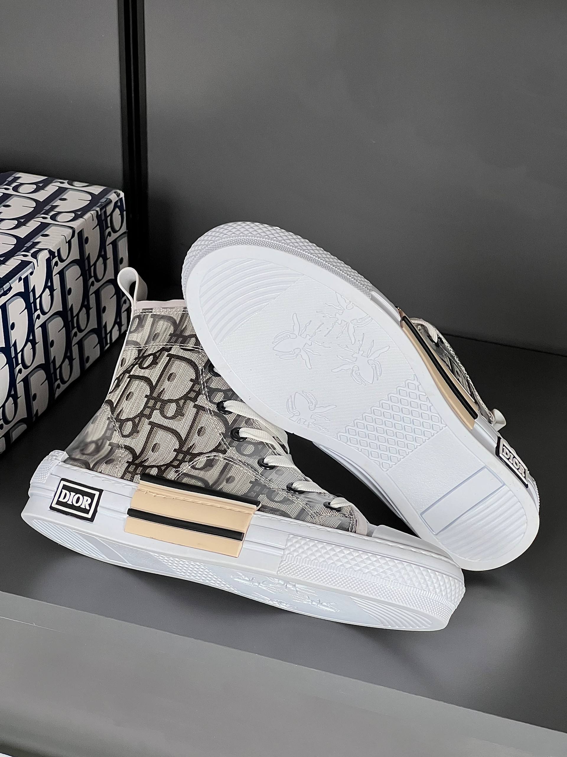 '-D Shoes