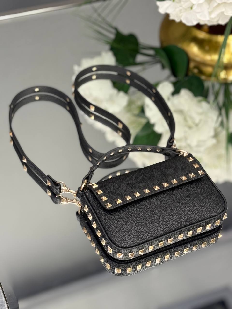 V- Rockstud