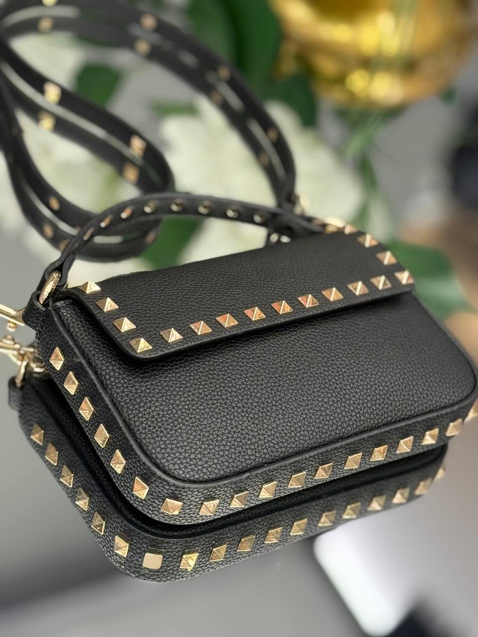 V- Rockstud