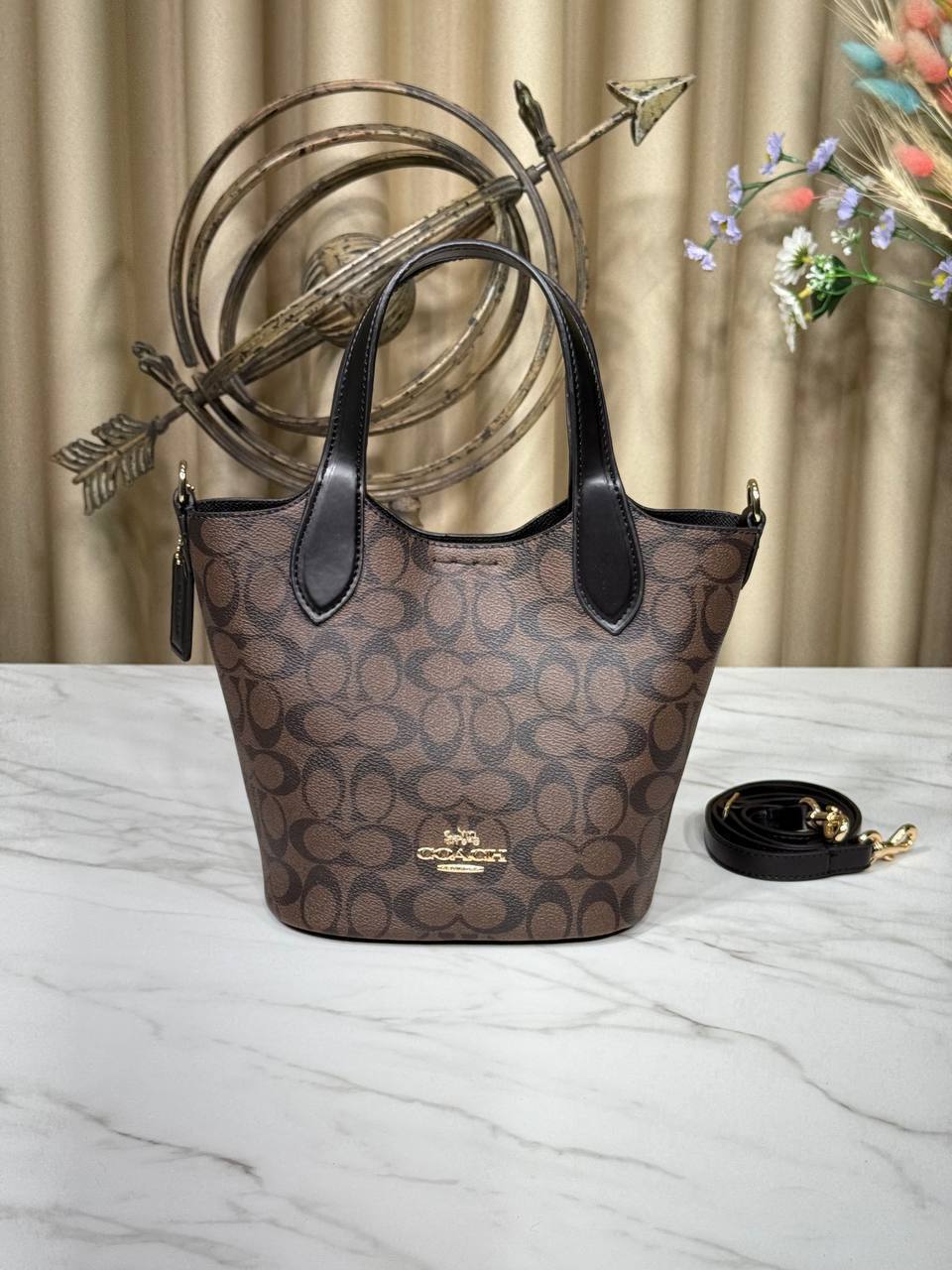 'C- Hanna Bucket Bag