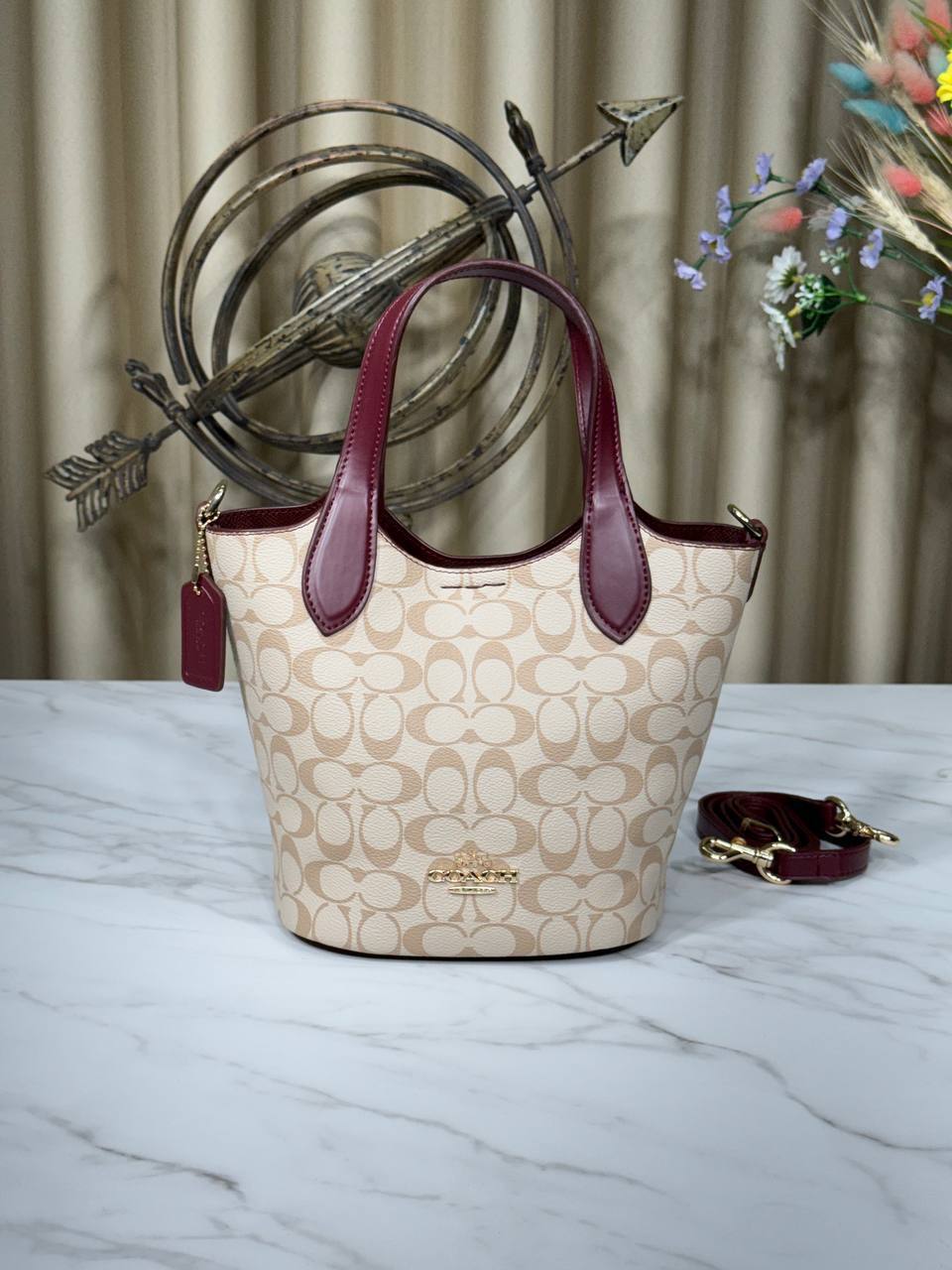 'C-Hanna Bucket Bag