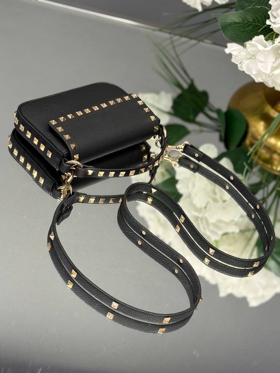 V- Rockstud