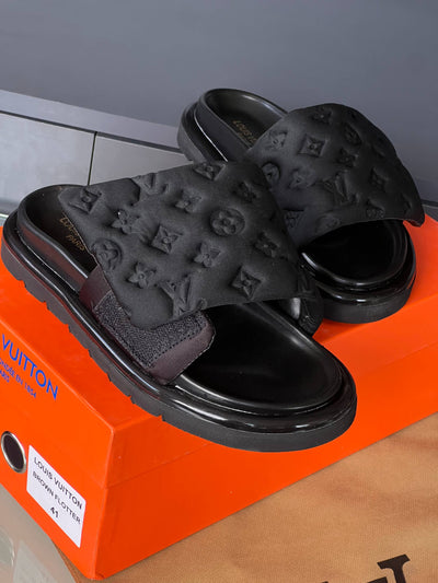 'L -  Slippers