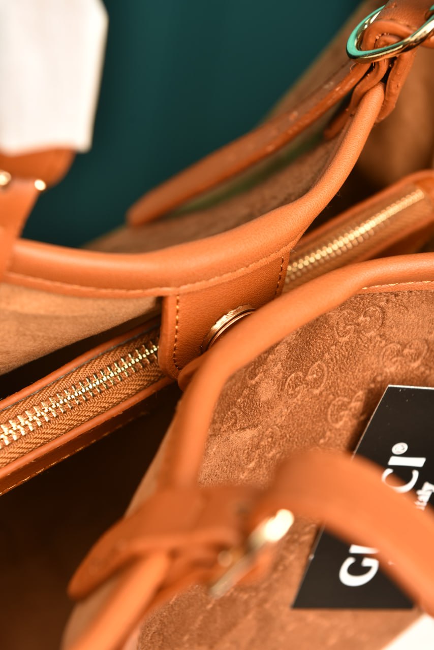 'G- Emblem Medium Tote Bag