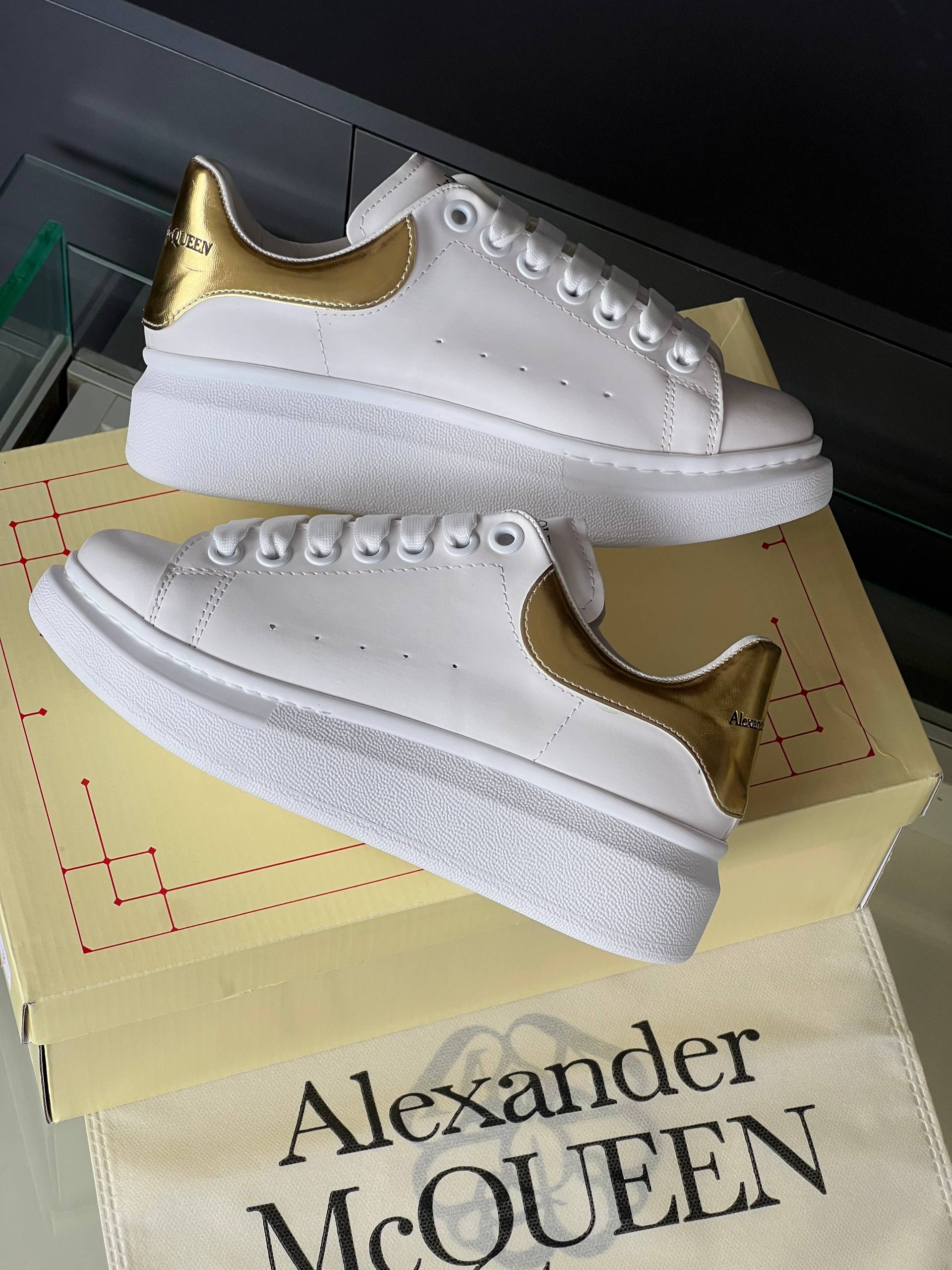 'A - Sneaker Golden