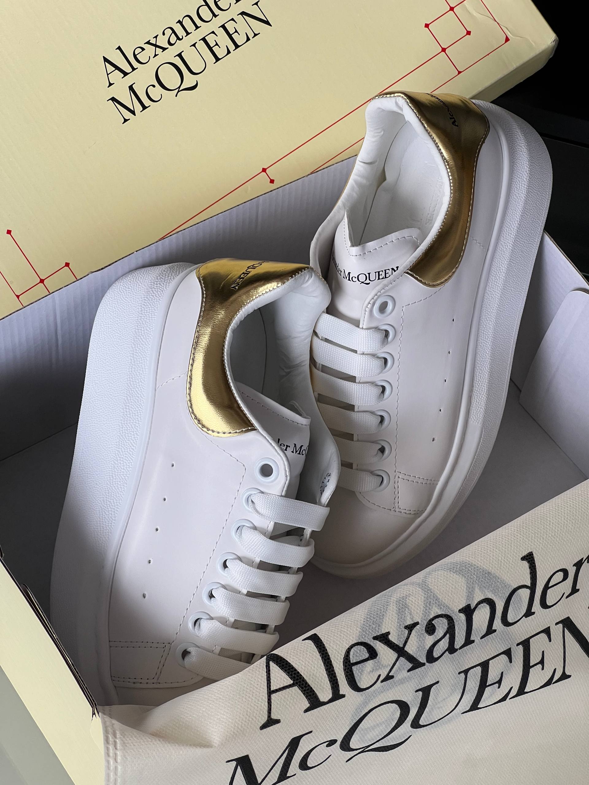 'A - Sneaker Golden