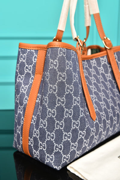 'G -Emblem Medium Tote Bag