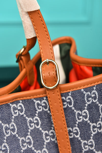 'G -Emblem Medium Tote Bag