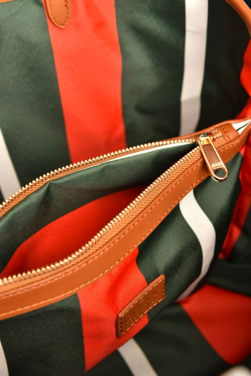 'G -Emblem Medium Tote Bag
