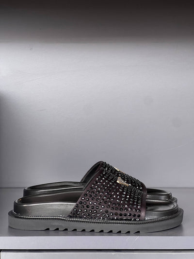 'P - Slippers