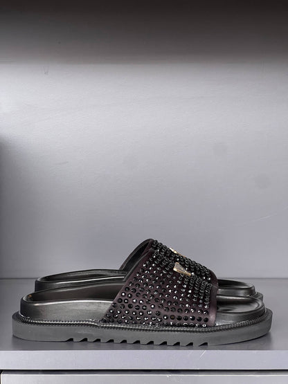 'P - Slippers