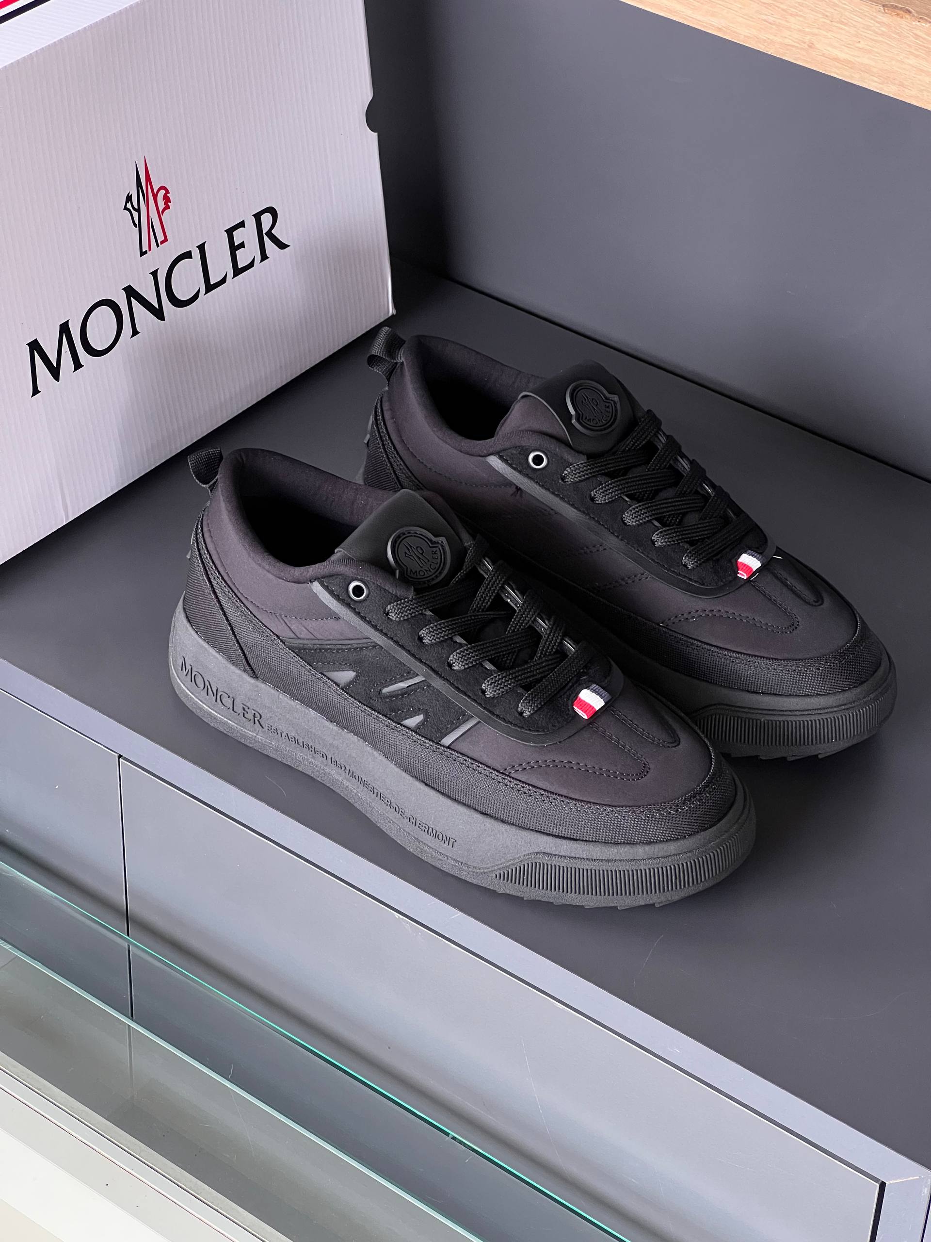 'M - Man Shoes