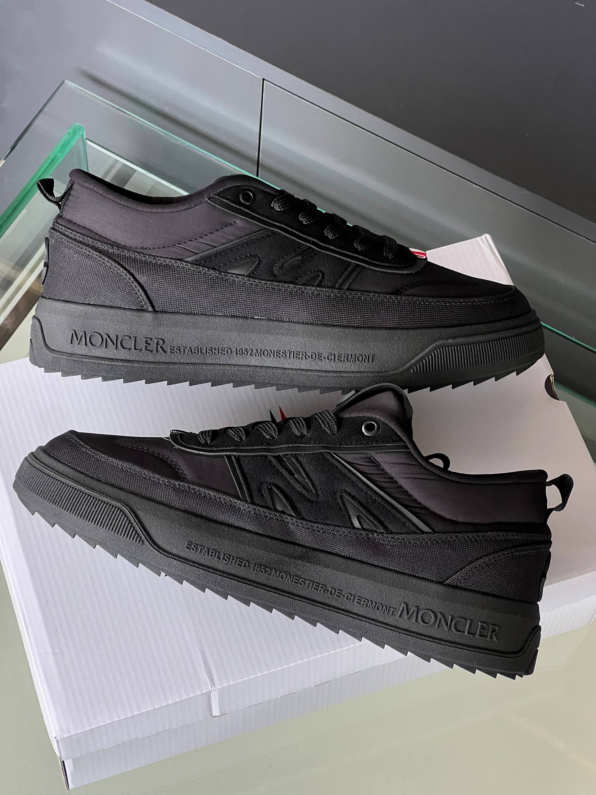 'M - Man Shoes