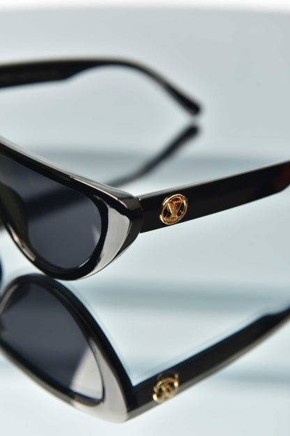 'L - Sunglasses