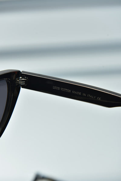 'L - Sunglasses