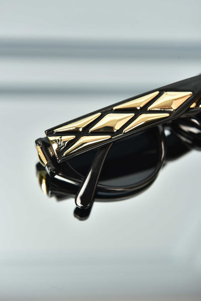'L - Sunglasses