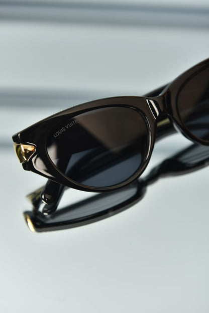 'L - Sunglasses