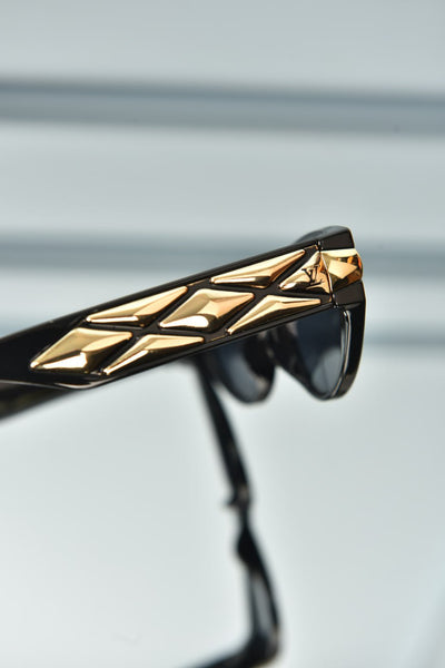 'L - Sunglasses