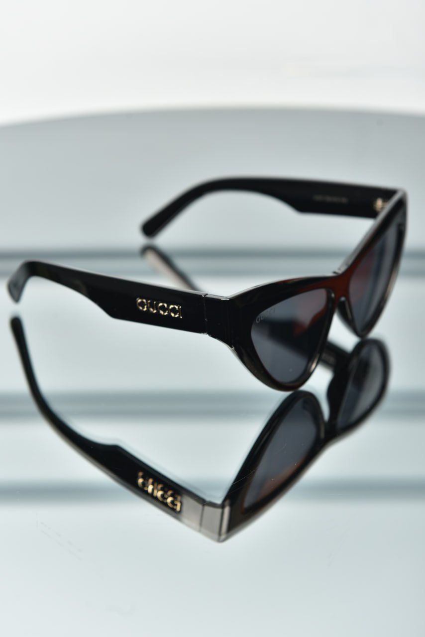 'G - Sunglasses