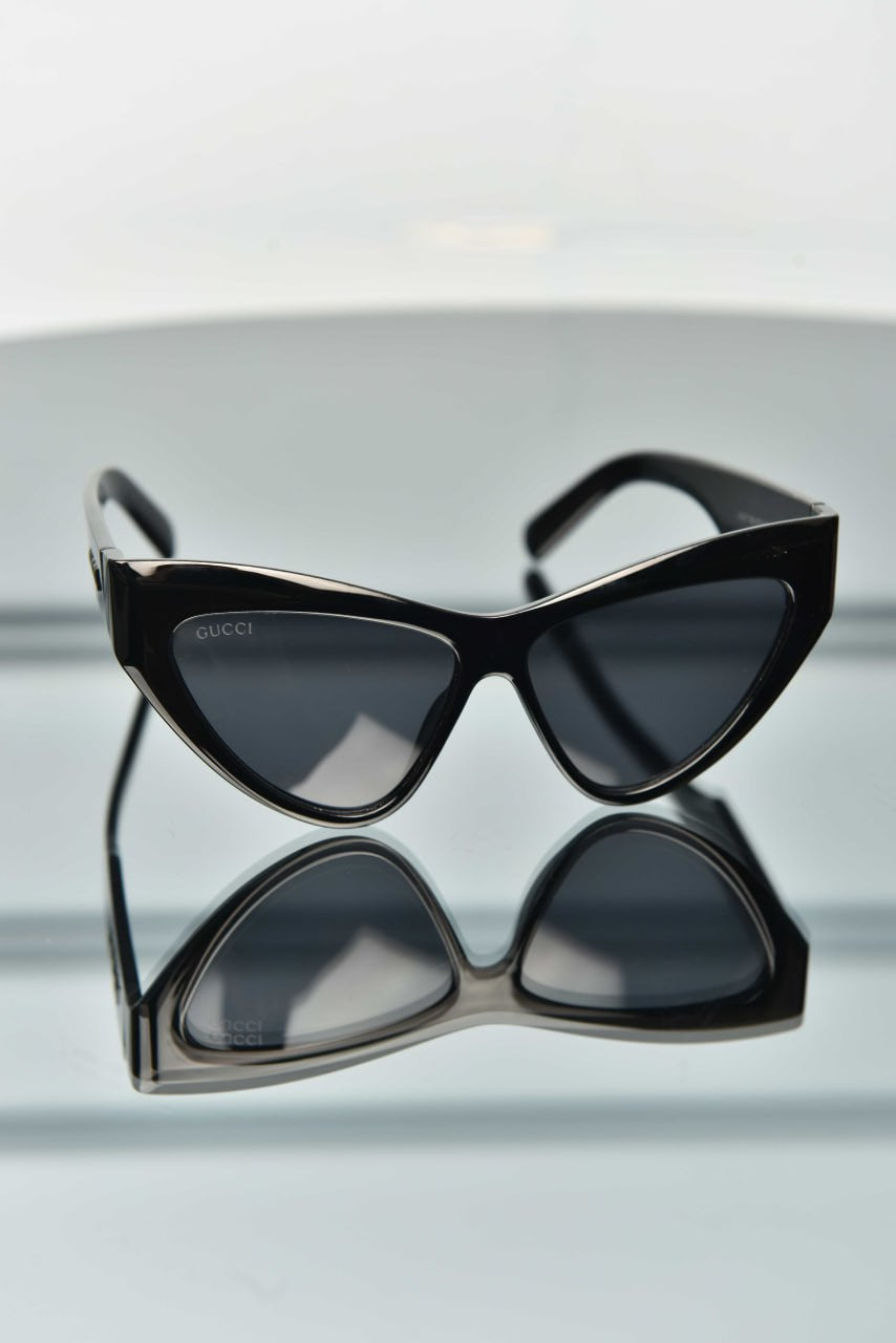 'G - Sunglasses