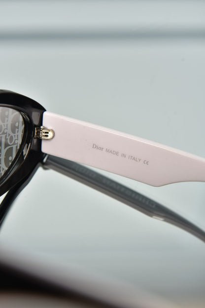 'D - Sunglasses