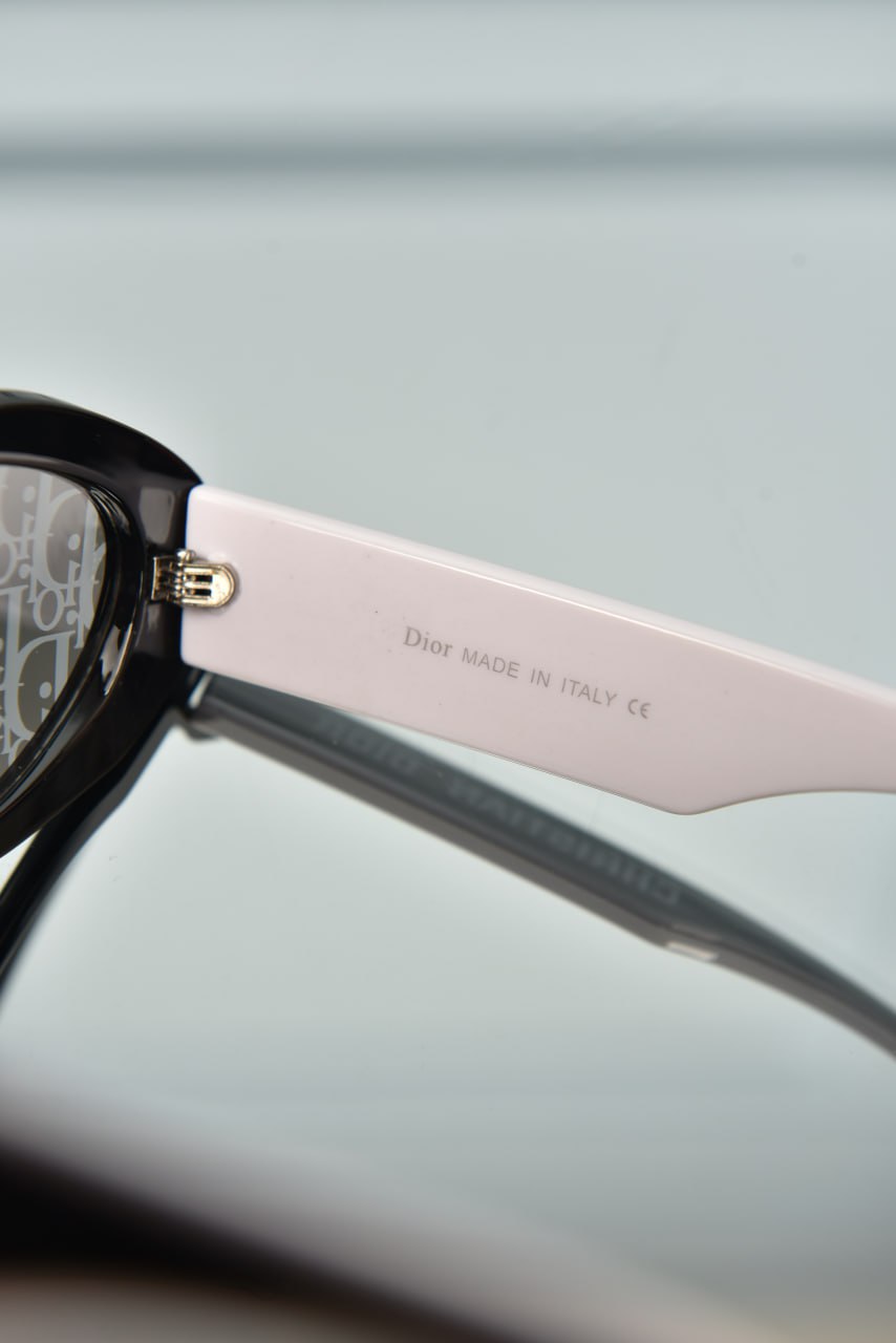 'D - Sunglasses