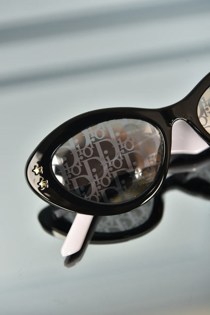 'D - Sunglasses